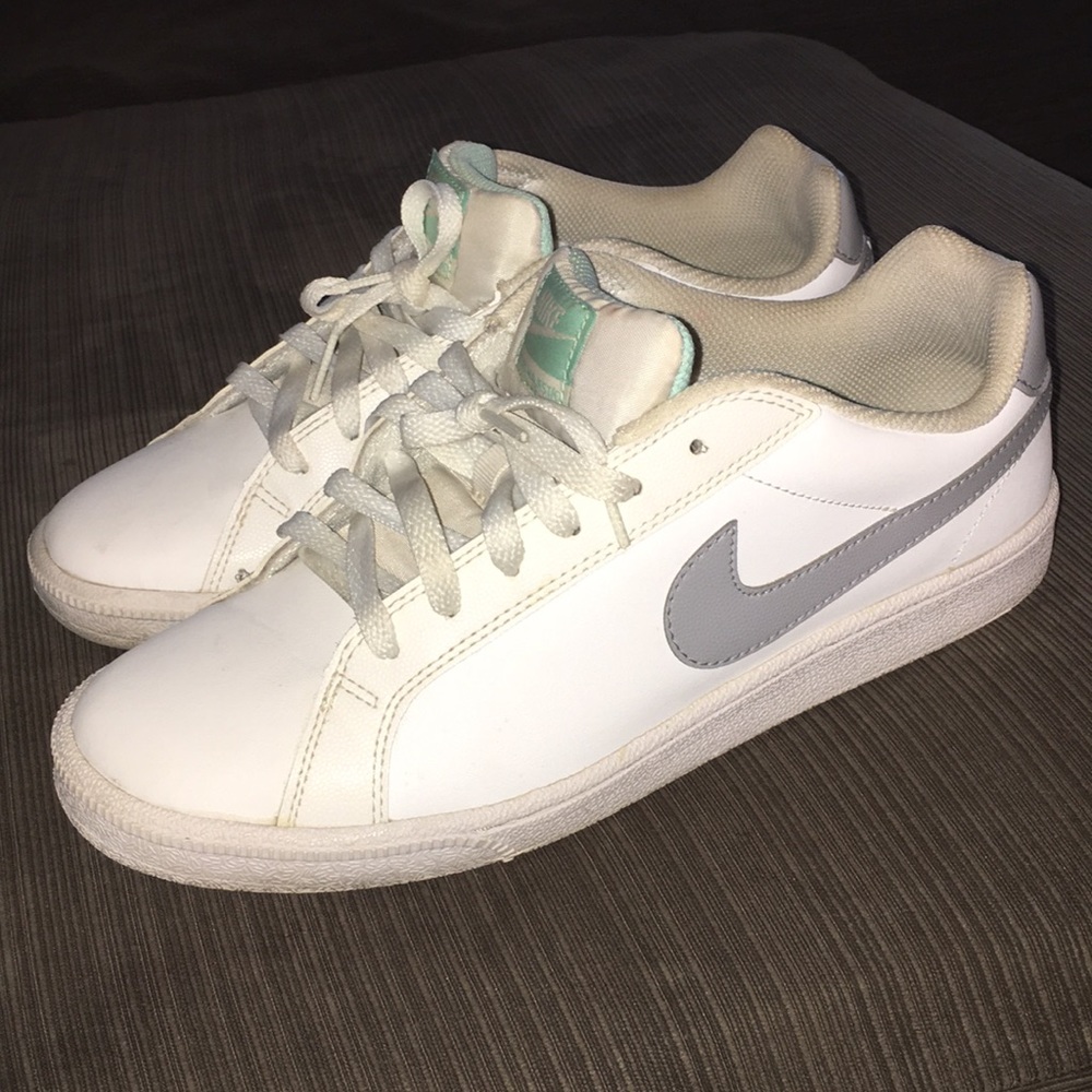 👟 Hot white/Grey Nike Court Majestic Sneakers 👟